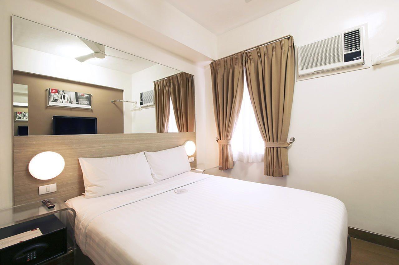 Red Planet Clark Angeles City Exterior foto