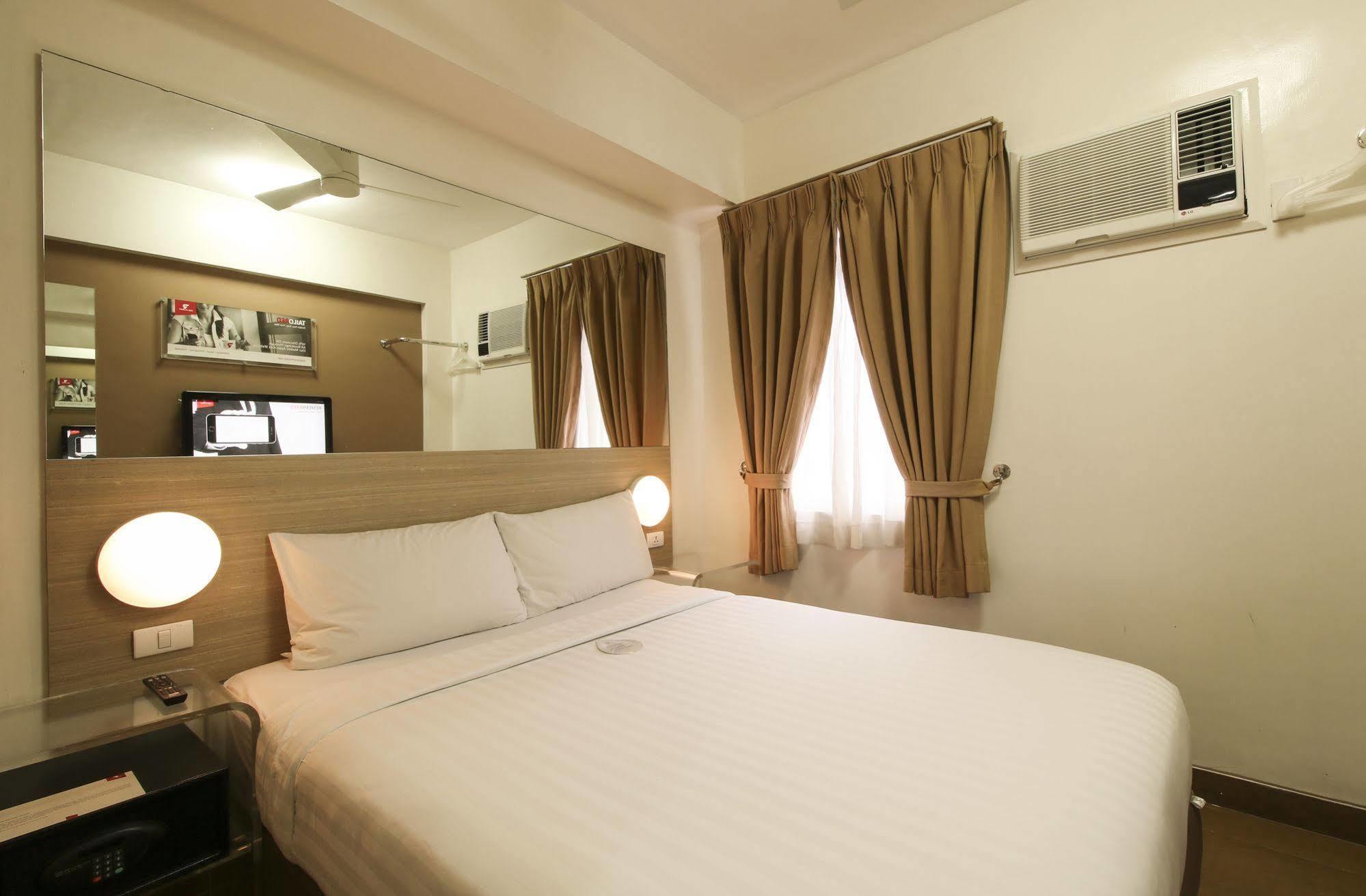 Red Planet Clark Angeles City Exterior foto